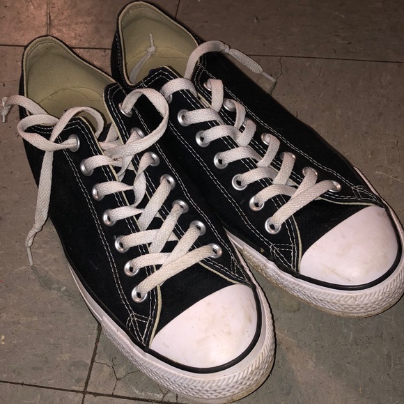 Selling size 9.5 men’s converse black white toe worn a couple times - Picture 1 of 1